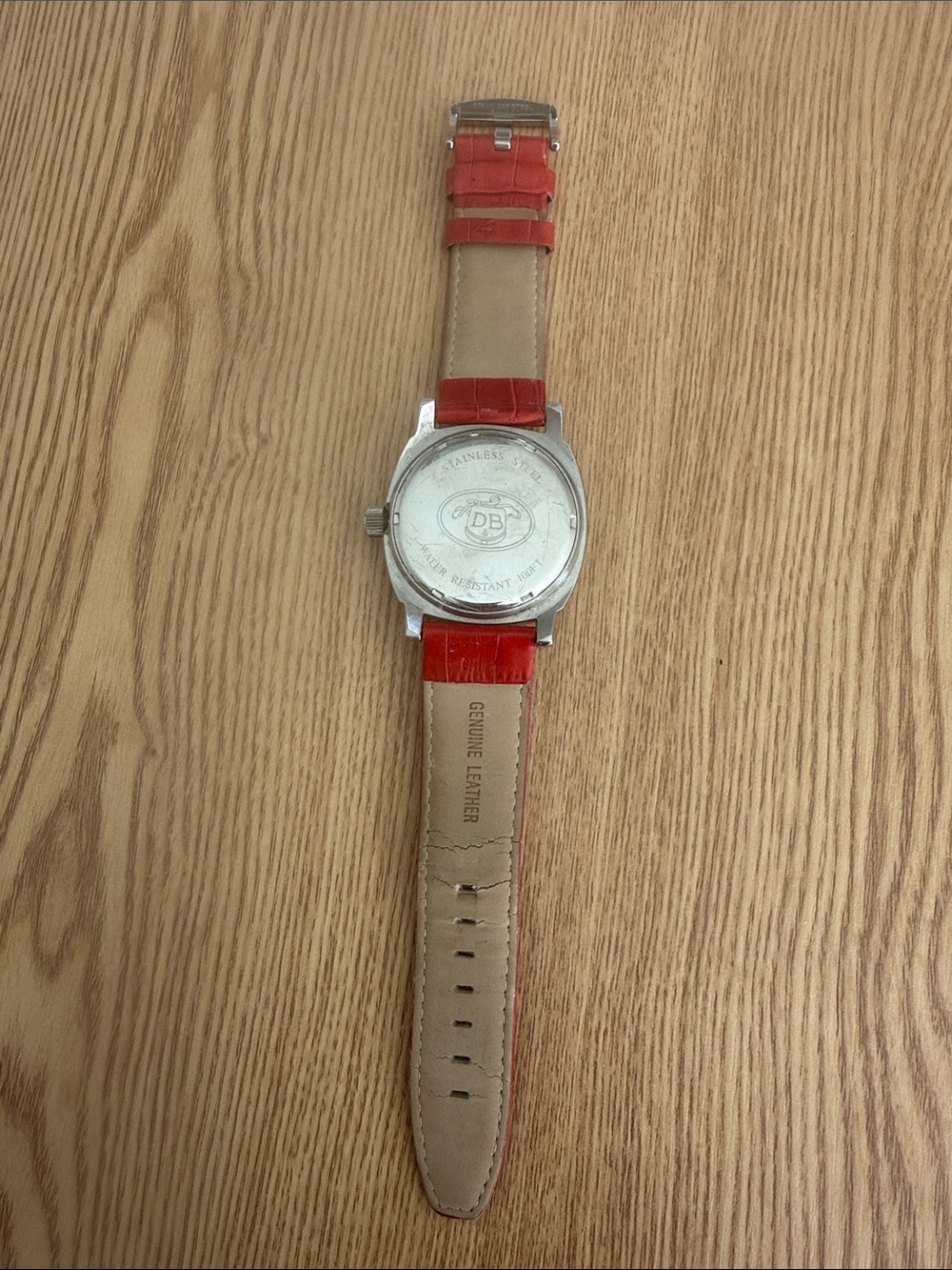 Dooney & Bourke Red Leather Strap Women's Watch see description - Picture 3 of 4